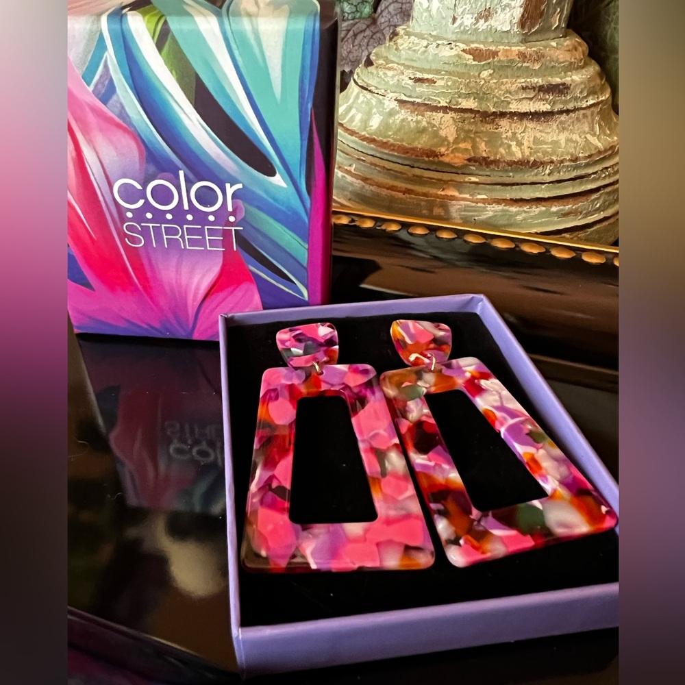 Color Street Multicolored Tortoiseshell Earrings - Picture 3 of 6